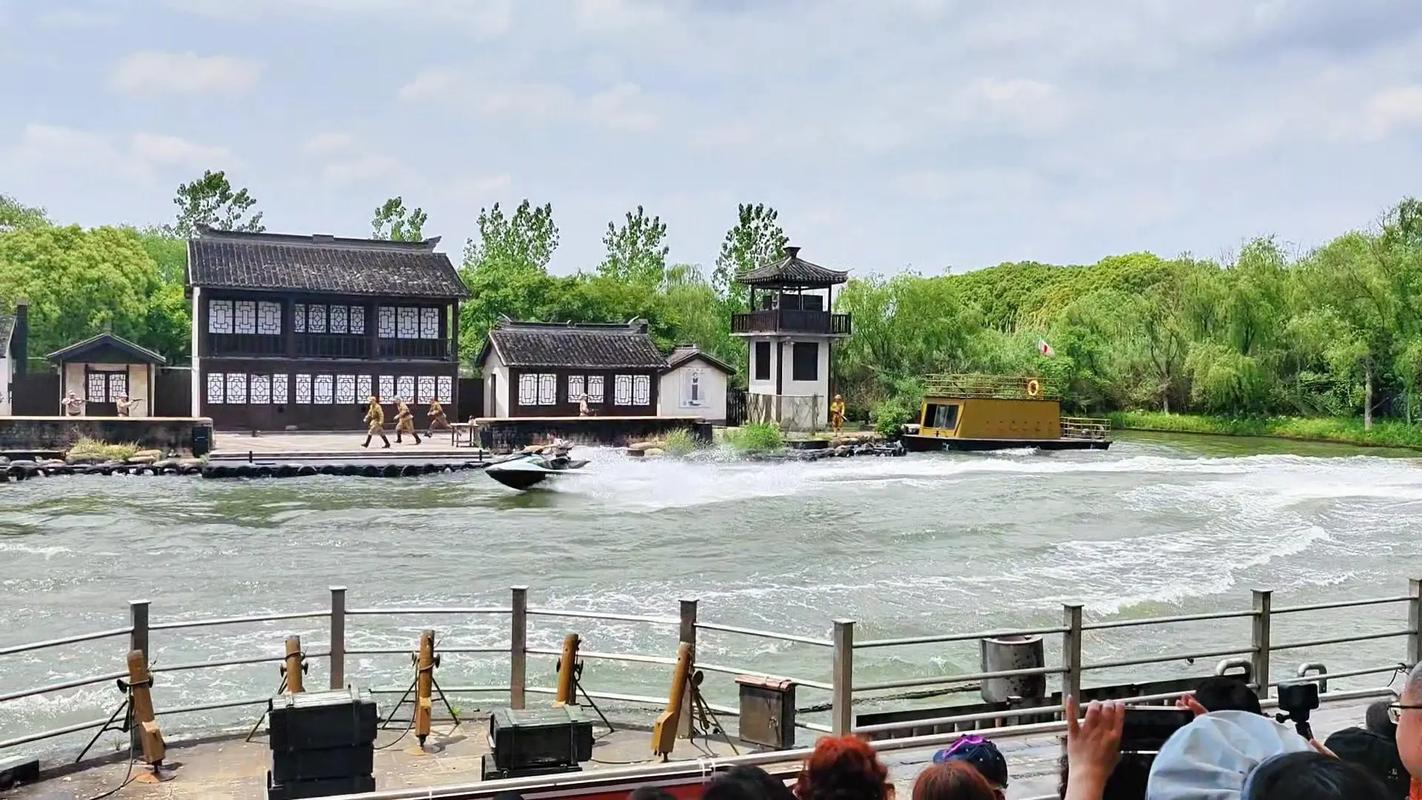 沙家浜紅色旅游景區(qū),春來(lái)茶館阿慶嫂和新四