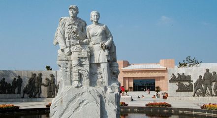 沙家浜文化魅力再現(xiàn) 阿慶嫂現(xiàn)身虹橋高鐵站，旅游禮包引熱潮